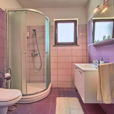 Luxury With Private Pool And Jacuzzi Near Pula And Rovinj 빌라