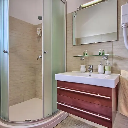 Luxury With Private Pool And Jacuzzi Near Pula And Rovinj *