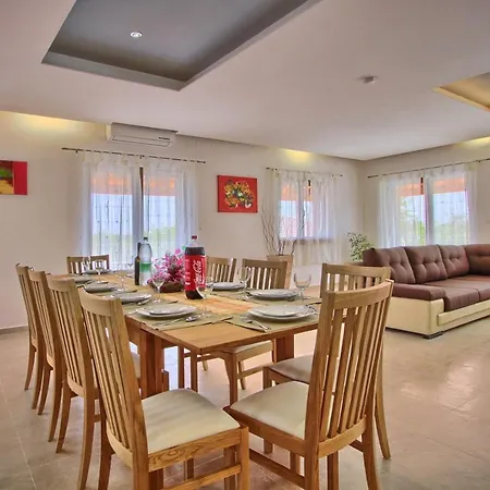 Luxury With Private Pool And Jacuzzi Near Pula And Rovinj