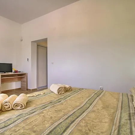 Luxury With Private Pool And Jacuzzi Near Pula And Rovinj 빌라 *