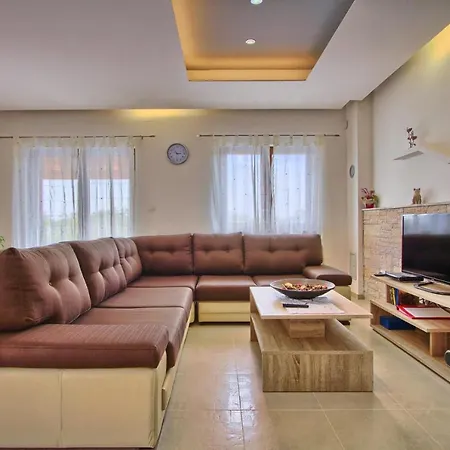 Luxury With Private Pool And Jacuzzi Near Pula And Rovinj Villa